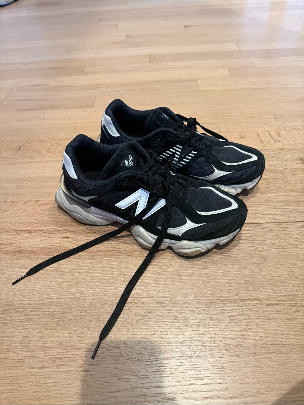 New Balance women’s Black and White Athletic Sneakers, size 7.5